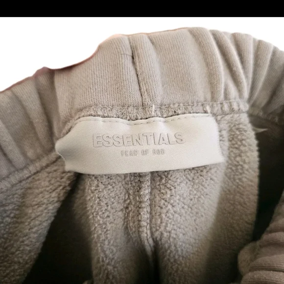 Fear of God Essentials Kids Sweatpants Dark Oatmeal Taupe Logo Fleece Pants Sz 8 - Picture 3 of 6